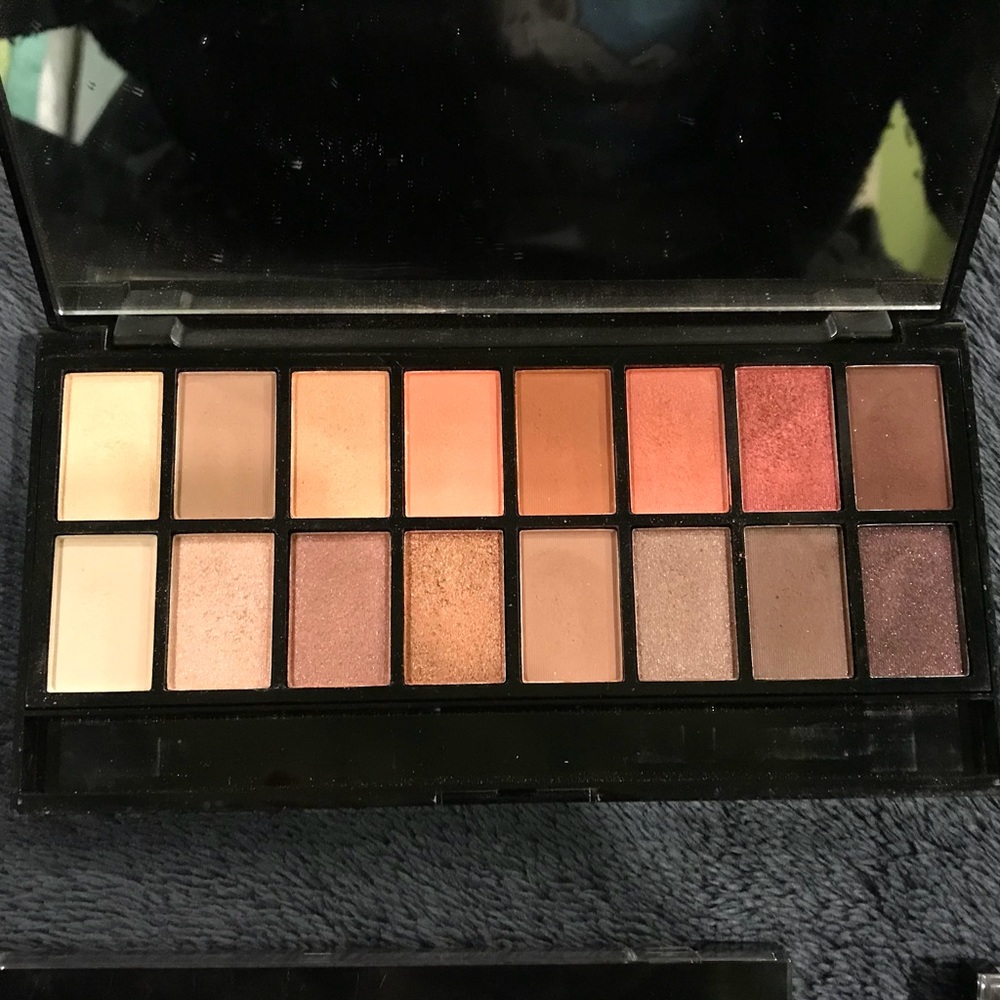 💋Makeup bundle💋 - Picture 2 of 4